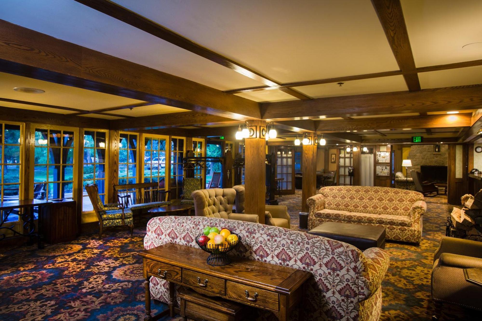 Ucla Lake Arrowhead Lodge Exterior foto